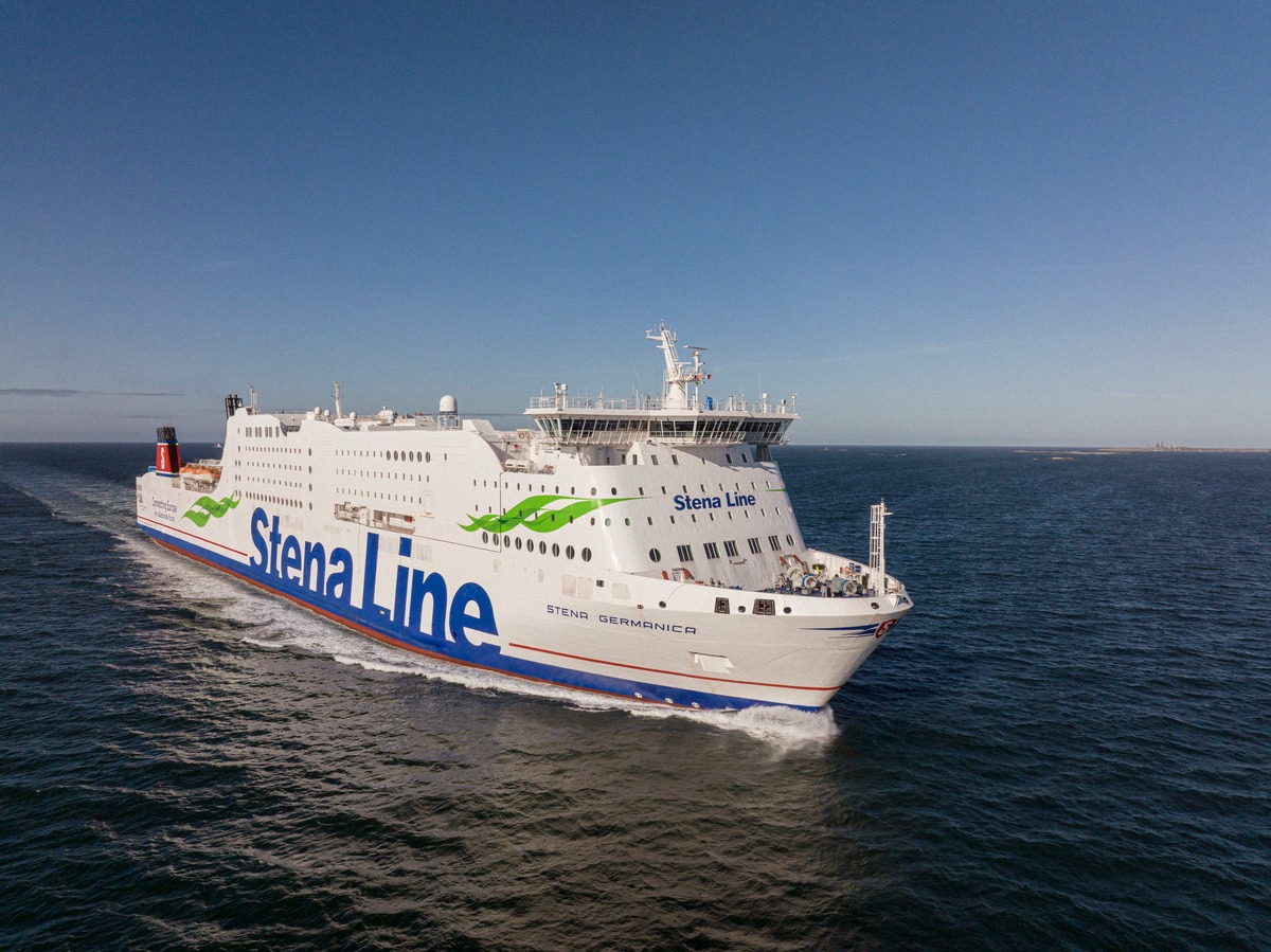 Die Stena Germanica von Stena Line in Fahrt auf offener See