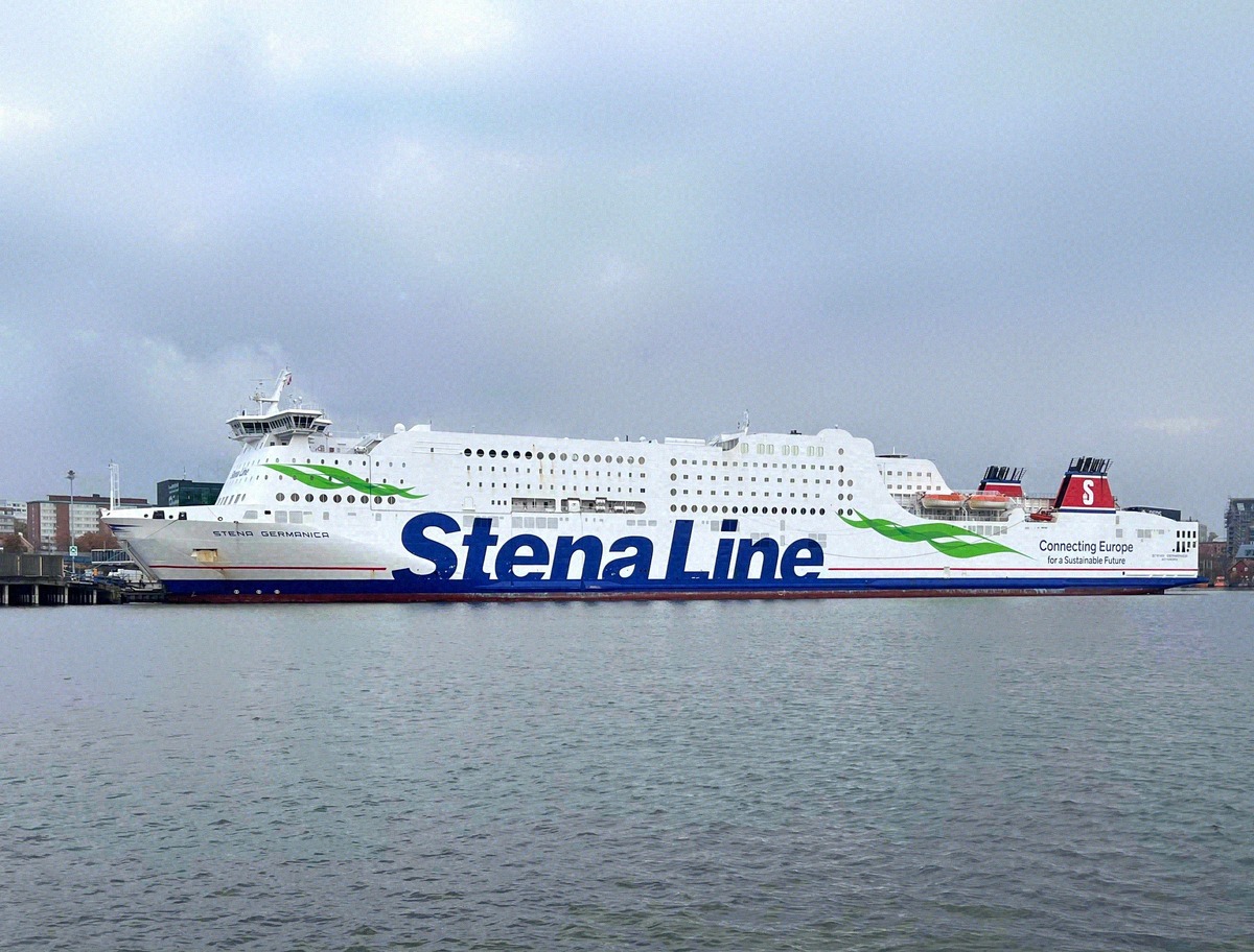 Die Stena Germanica von Stena Line am Kai im Hafen von Göteborg