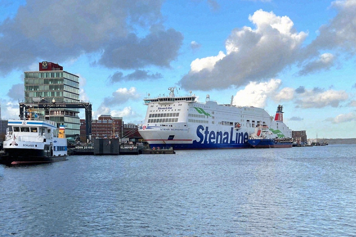 Die Stena Scandinavica liegt am Fährterminal an der Kieler Innenförde